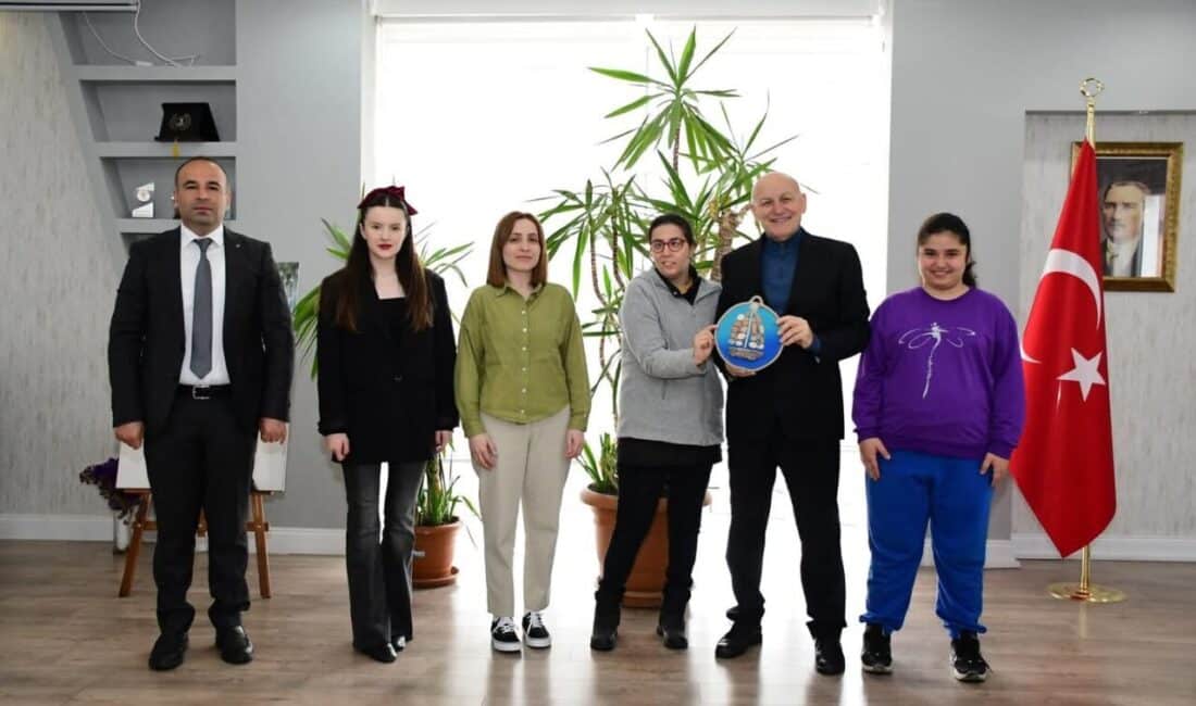 Samsun'un Terme Belediye Başkanı Şenol Kul, Engelliler Haftası'nda Mukaddes Kul