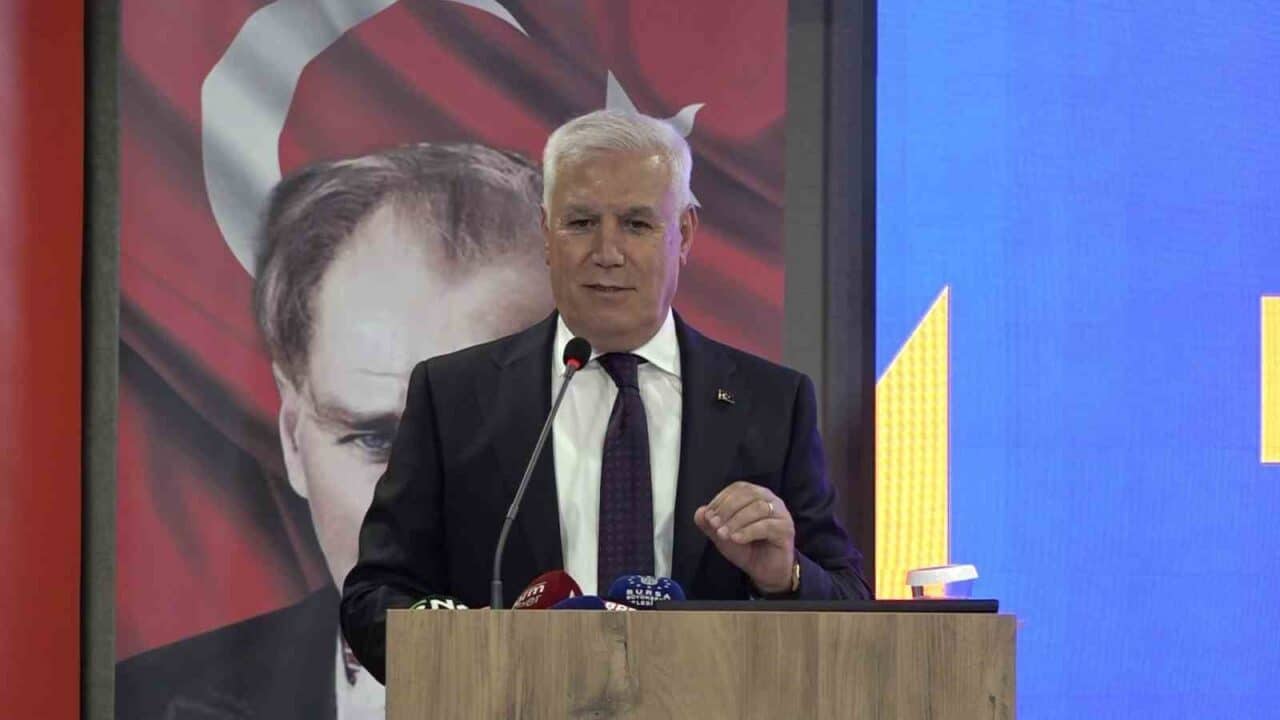 Bursa Büyükşehir Belediye Başkanı Mustafa Bozbey, Burulaş'taki maaş artışı için