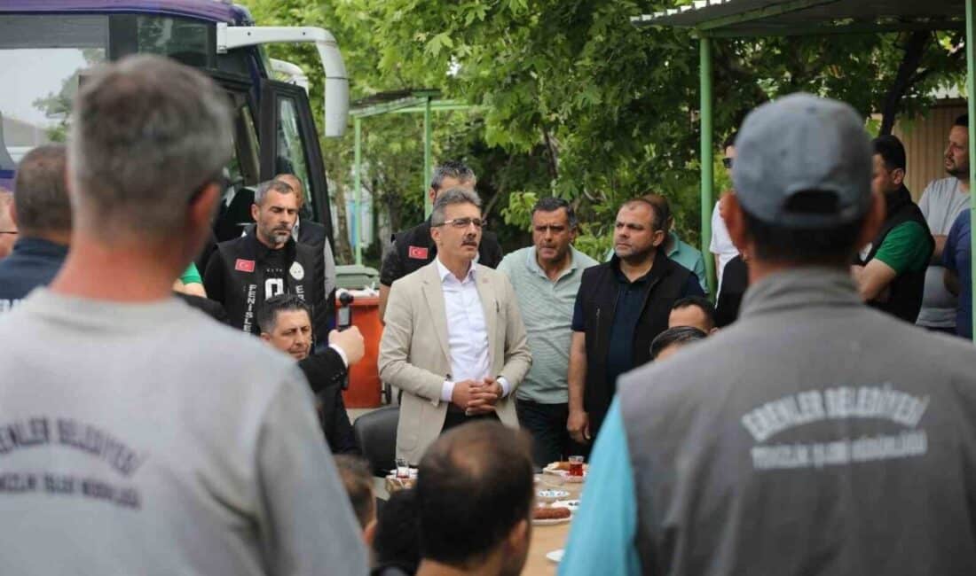 Başkan Şenol Dinç: “Erenler İçin Çalışan Herkes Ailemizin Bir Parçası” Erenler Belediye Başkanı Şenol Dinç, Temizlik İşleri Müdürlüğü ekipleriyle buluşarak,