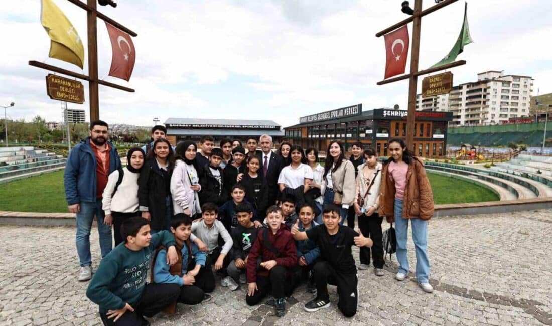 Şahinbey Belediye Başkanı Mehmet Tahmazoğlu, Geleneksel Sporlar Merkezi'nde gençlerle bir