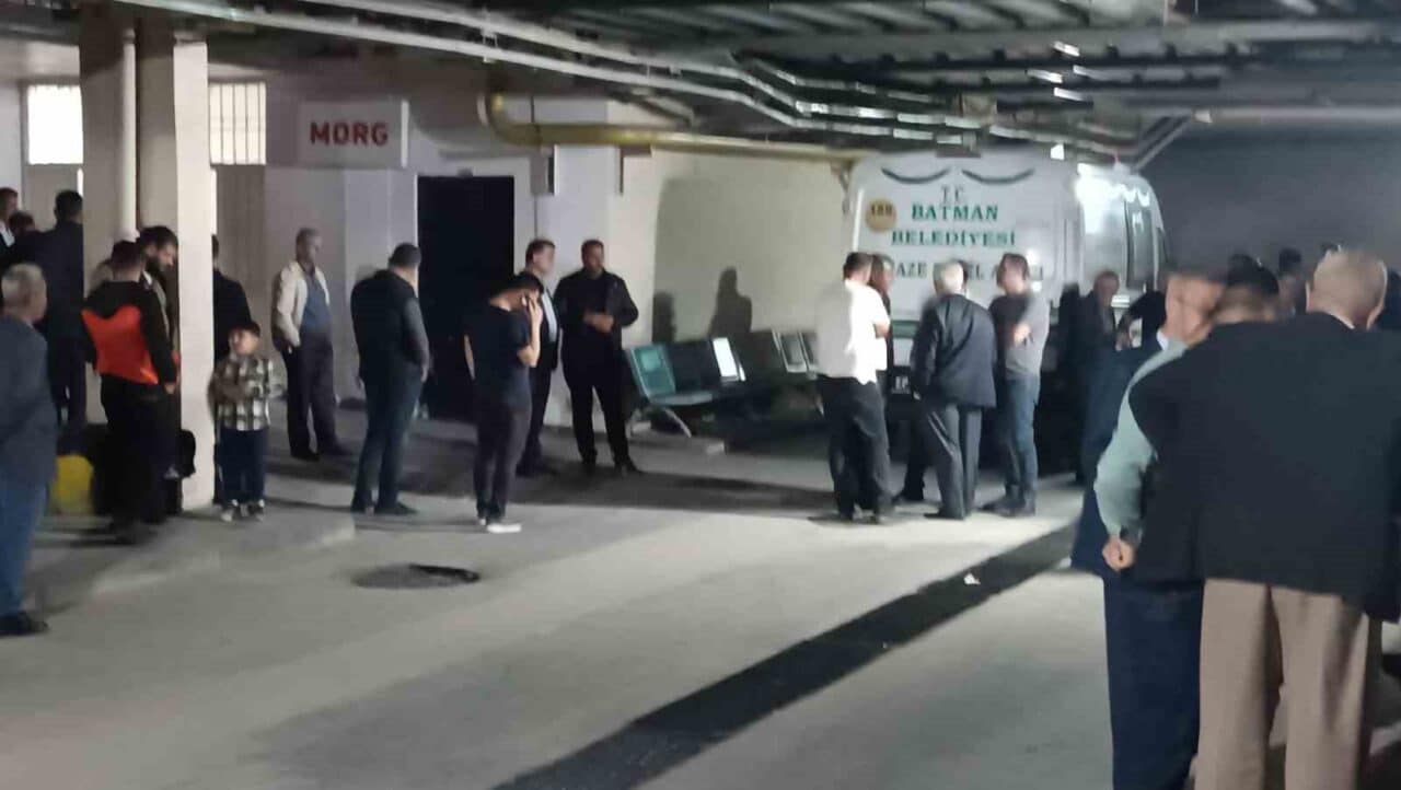 Batman'ın Kozluk ilçesindeki Armut (Ğarbağ) köyünde 16 yaşındaki Mustafa Güneri,