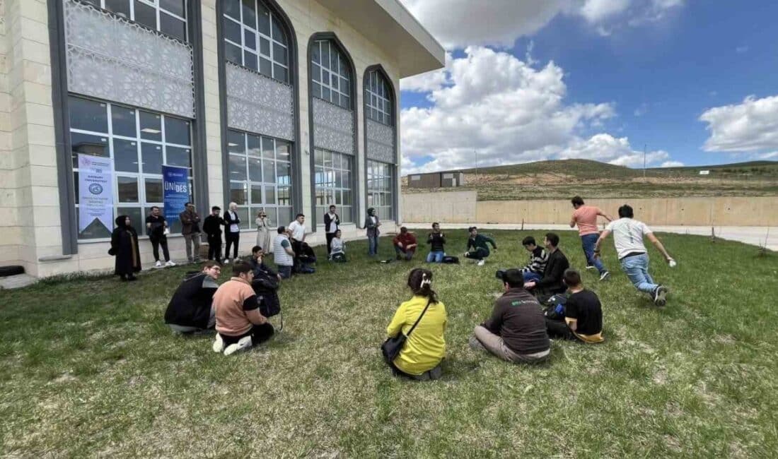 Bayburt Üniversitesi Engelsiz Hayat Öğrenci Topluluğu, ÜNİDES projesi kapsamında Bayburt