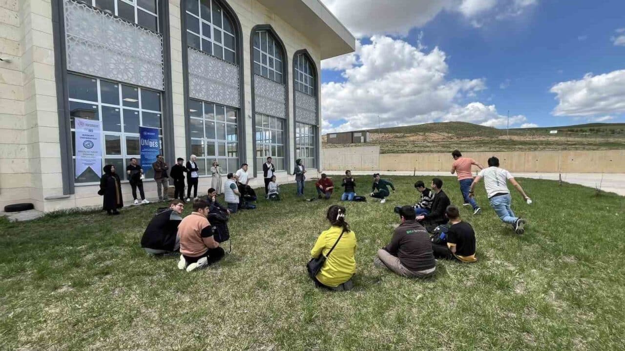 Bayburt Üniversitesi Engelsiz Hayat Öğrenci Topluluğu, ÜNİDES projesi kapsamında Bayburt
