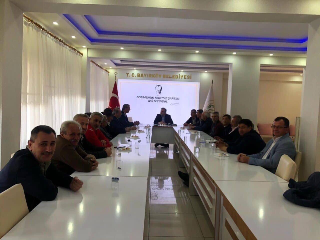 Bayırköy Belediye Başkanı Aykut Dilsiz, Sarmaşık Mahallesi'nde SARDER yönetimi ve