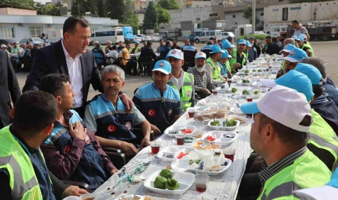 Nizip Belediye Başkanı Ali Doğan’dan 1 Mayıs Mesajı: Emekçilere Kıymet Verelim Nizip Belediye Başkanı Ali Doğan, 1 Mayıs Emek ve Dayanışma