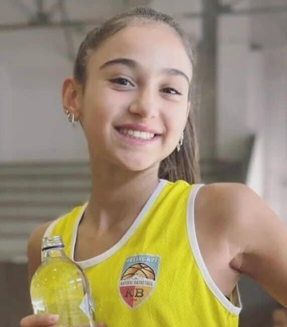 Beren Bozbey, Melikgazi Kayseri Basketbol Kulübü’nden 12 DABO Final Kampı’na Seçildi Melikgazi Kayseri Basketbol Spor Kulübü, genç basketbolcu Beren Bozbey'in 12