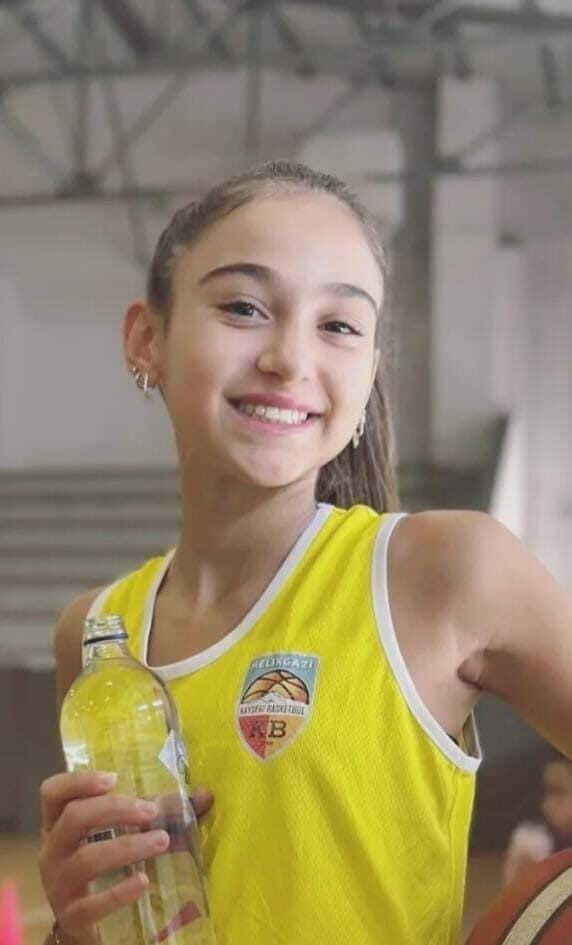 Melikgazi Kayseri Basketbol Spor Kulübü, genç basketbolcu Beren Bozbey'in 12