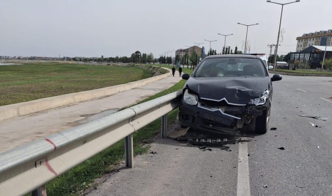 Beyşehir’de Kavşakta İki Otomobilin Çarpışması Sonucu İki Yaralı! Konya'nın Beyşehir ilçesinde iki otomobilin kavşakta çarpışması sonucu meydana gelen
