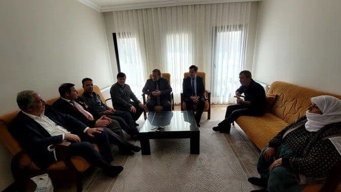 Beyşehir’de Şehit Annelerine Anlamlı Anneler Günü Ziyareti Gerçekleşti Beyşehir'de Anneler Günü etkinliği kapsamında şehit anneleri evlerinde ziyaret edildi.