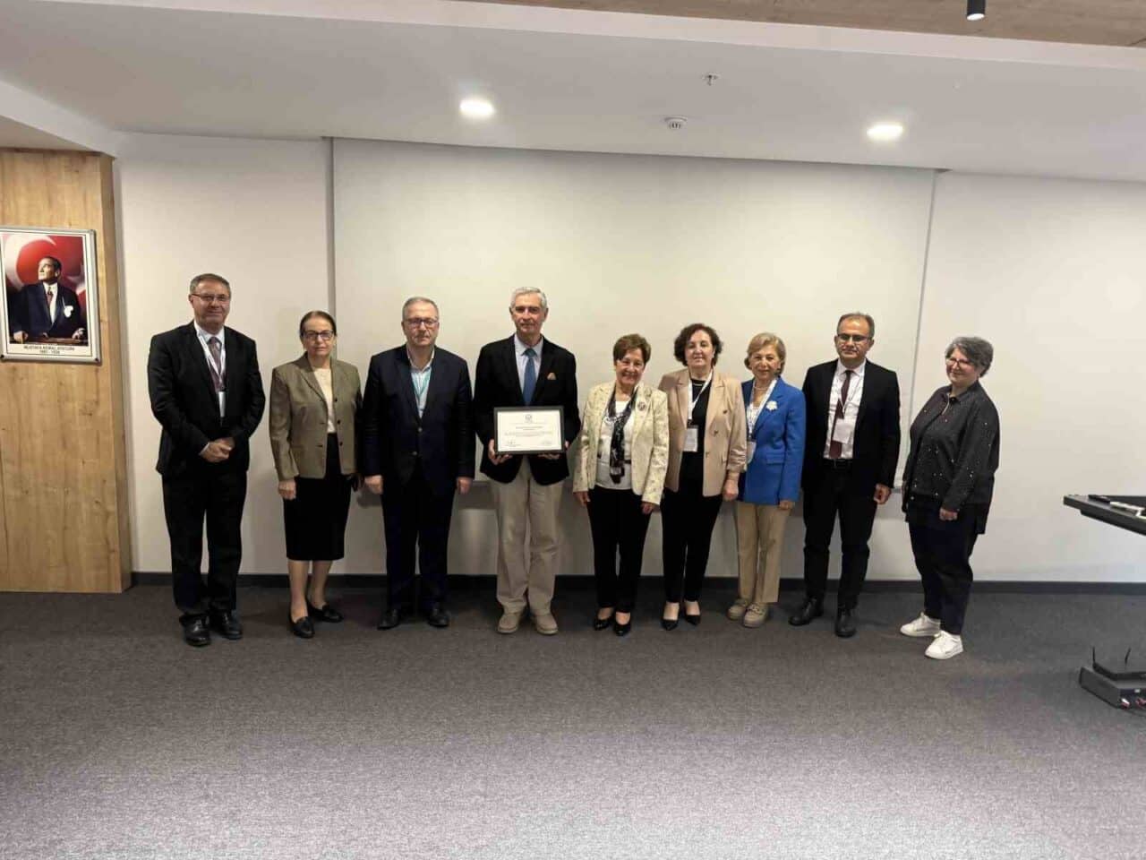 Biruni Üniversitesi Eczacılık Fakültesi, ECZAKDER'den 28 Ocak 2025 - 28
