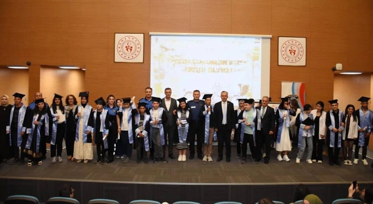 Erzincan'da, Erzincan Binali Yıldırım Üniversitesi ve Emniyet Müdürlüğü iş birliğiyle