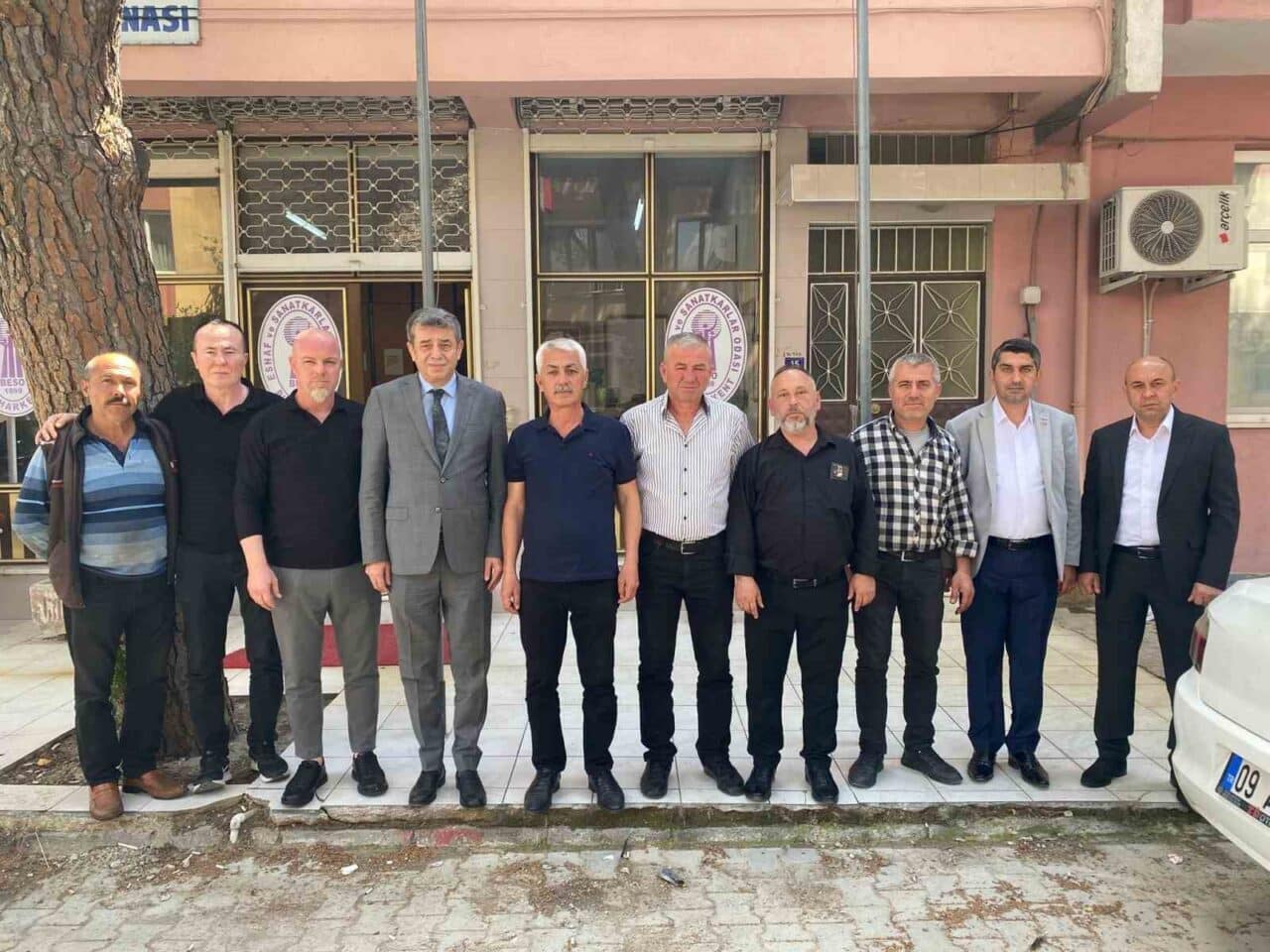 Muhammet Ali Künkcü, Buharkent'te esnaf odası başkanlarıyla bir araya gelerek