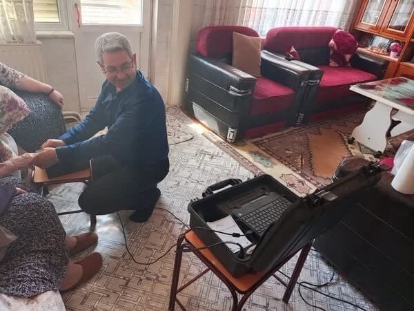 Buharkent’te İlçe Nüfus Müdürlüğü, sağlık sorunları veya engeli bulunan vatandaşlara