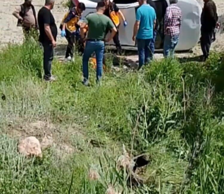 Burdur-Fethiye Yolunda Devrilen Araçta Sürücü Ağır Yaralandı Burdur-Fethiye yolunda meydana gelen kazada, Fatih O.B. (23) yönetimindeki otomobil