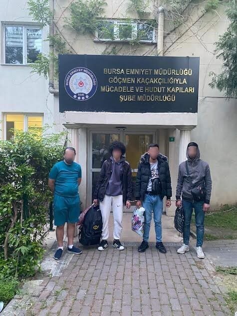Bursa Emniyet Müdürlüğü, göçmen kaçakçılığına yönelik bir operasyonda N.E. adlı