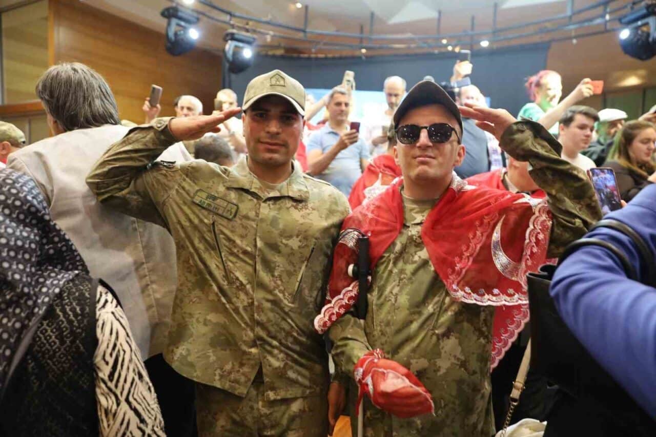 Bursa'da Engelliler Meclisi, engelli bireyler için geleneksel 'Askerlik Kına Eğlencesi'