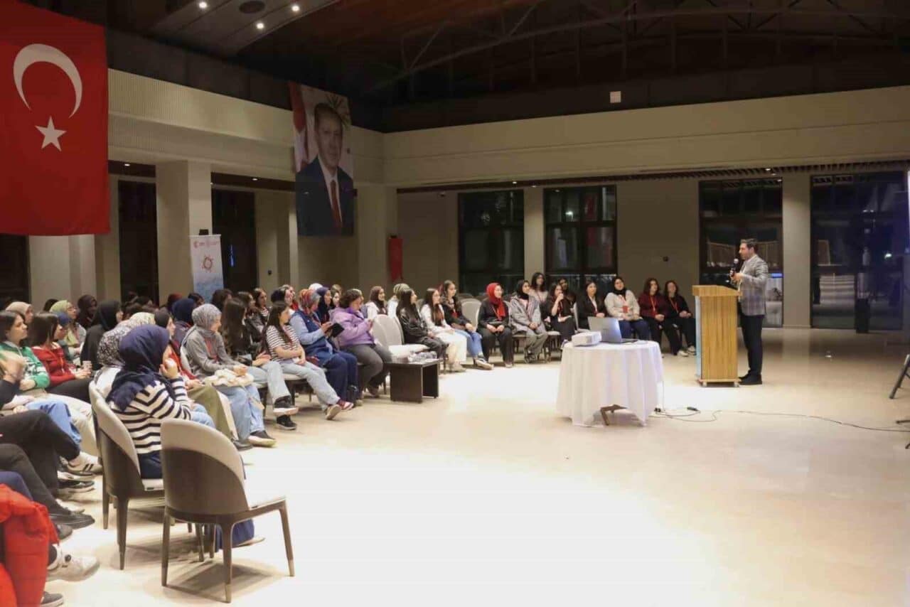 Bursa İl Milli Eğitim Müdürlüğü öncülüğünde yürütülen "Yıldırım’ın Huzurunda Ben