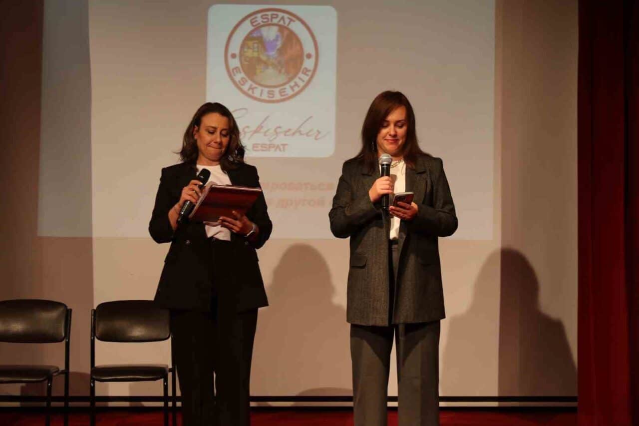 Eskişehir Taşbaşı Kültür Merkezi’nde düzenlenen etkinlik, yabancı öğrencilerin entegrasyonunu desteklemek
