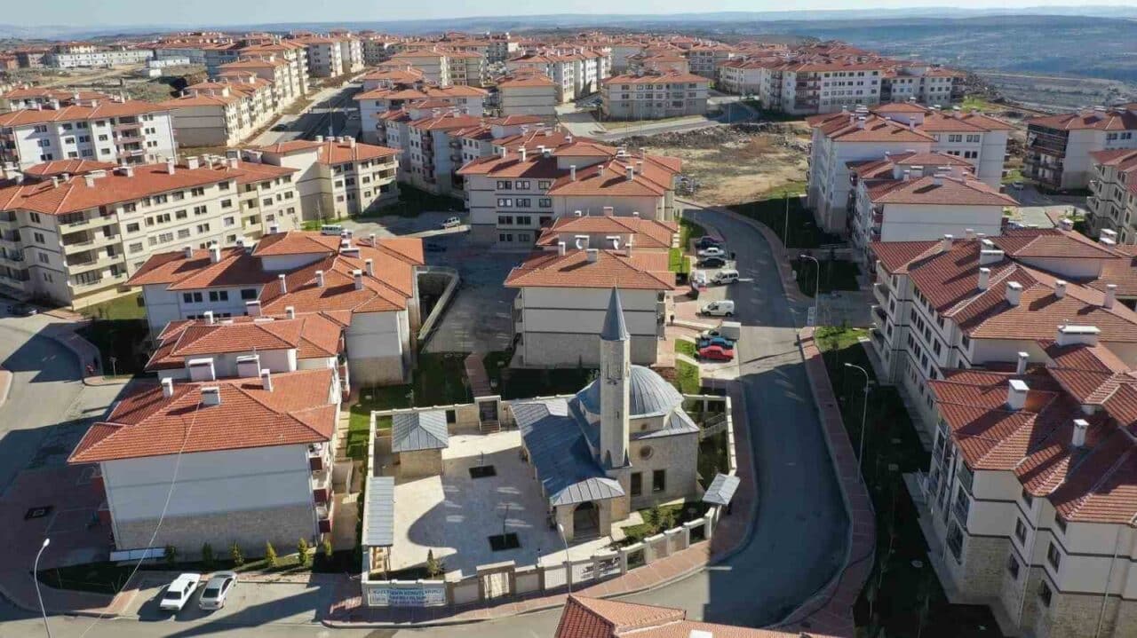 Gaziantep Büyükşehir Belediye Başkanı Fatma Şahin'in başlattığı konut projeleri, binlerce