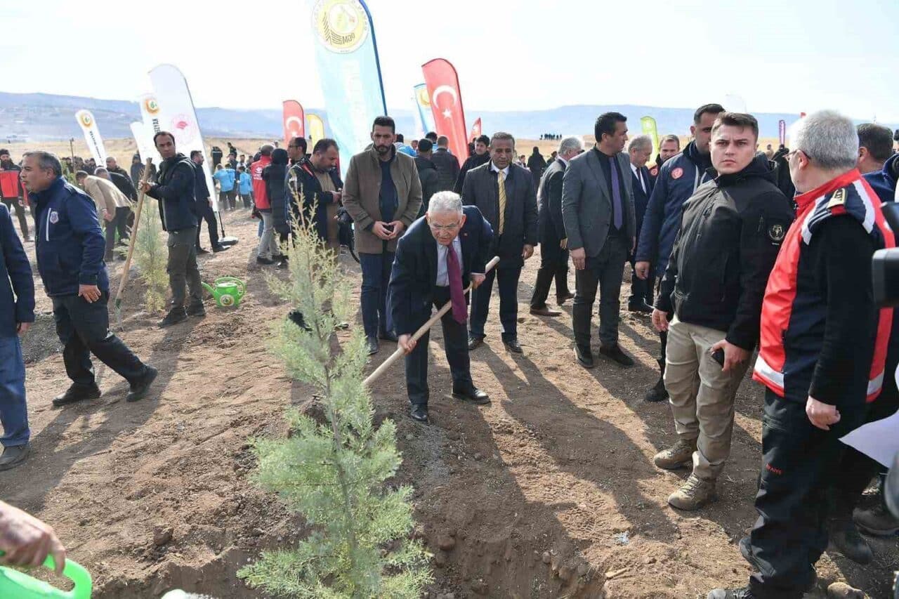 Kayseri Büyükşehir Belediyesi, son 6 yılda çevre yatırımlarına 1 milyar