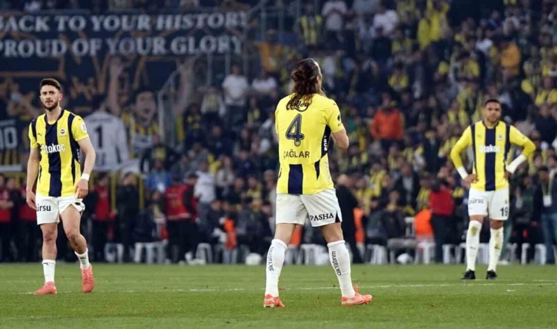 Fenerbahçe'nin milli oyuncusu Çağlar Söyüncü, Beşiktaş derbisinde gördüğü sarı kartla
