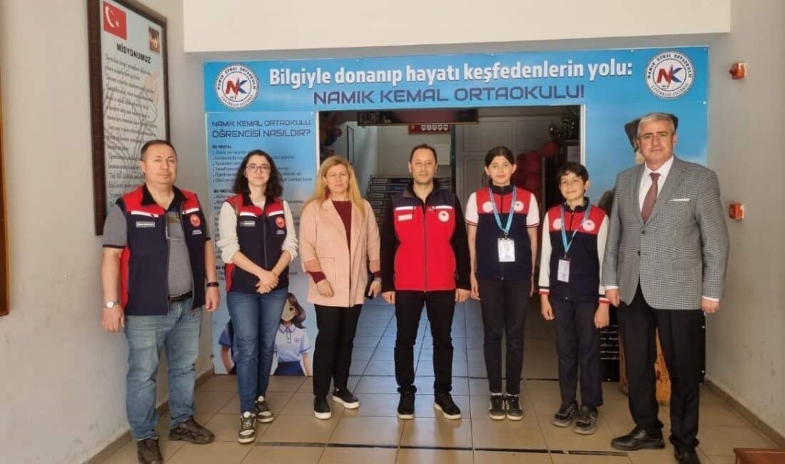 Gelibolu’da “Okullarda Genç Gıda Denetçisi” Projesi Kapsamında Denetim Uygulamaları Sürüyor Çanakkale’deki "Okullarda Genç Gıda Denetçisi" projesi Gelibolu'da sürüyor. Ali Şimşek