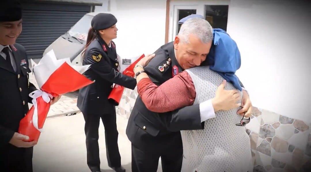 Çanakkale İl Jandarma Komutanı Jandarma Albay Ersin Aslan ve ekibi,