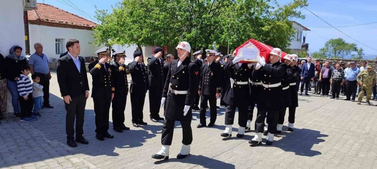 Çanakkale'nin Ezine ilçesinde yaşayan 72 yaşındaki Kıbrıs Gazisi Yahya Eysel,