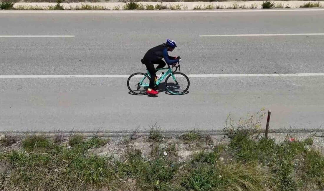Murat Tecimen, Çanakkale'den bisikletle yola çıkarak 19 Mayıs'ta Samsun'a ulaşmayı