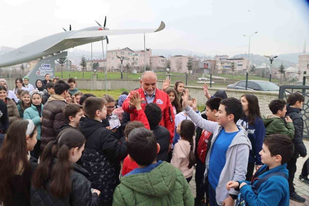 Samsun Canik’te "Hayallerine Sınır Yok" projesi, özel gereksinimli öğrencileri sanat