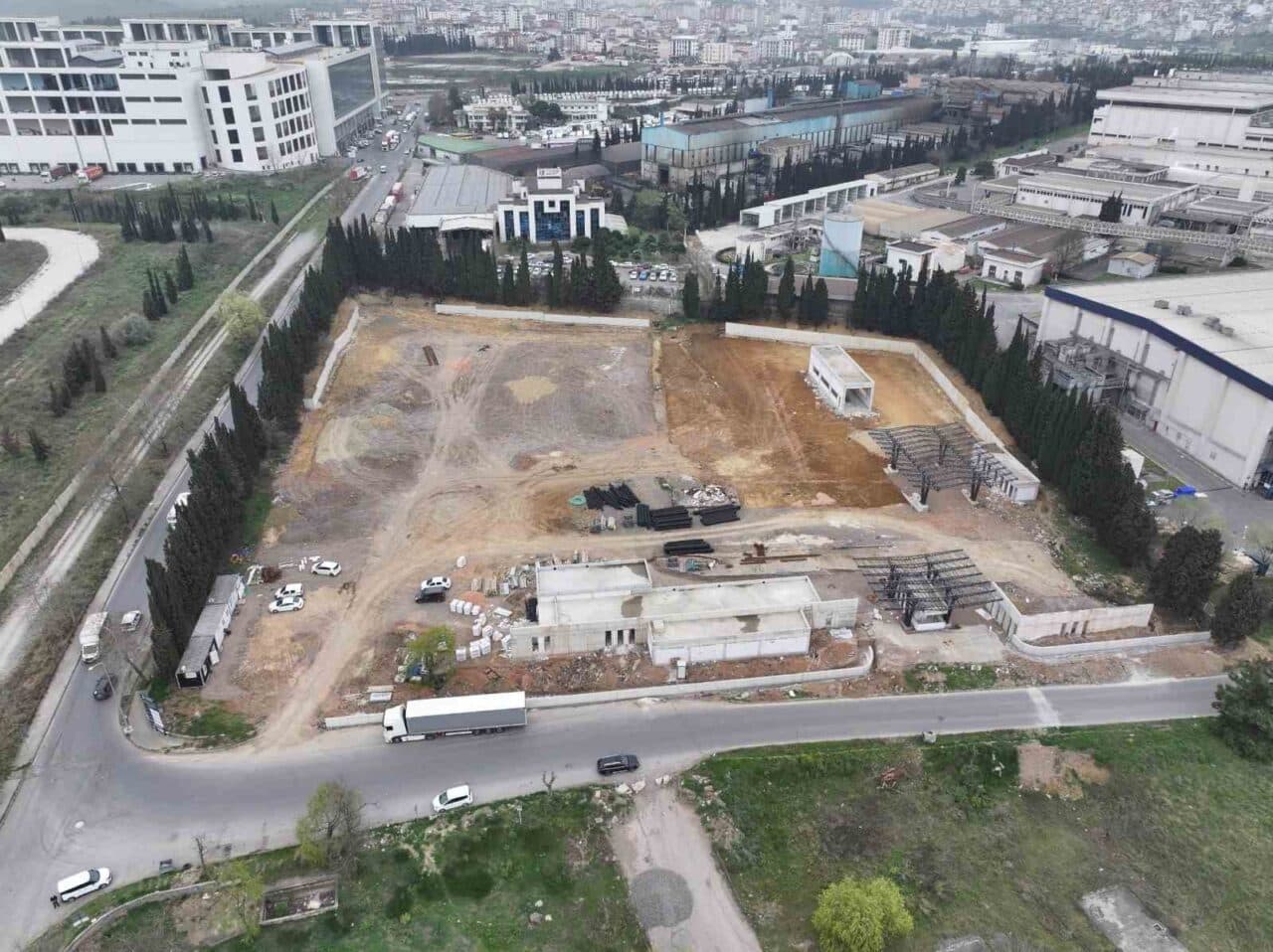 Çayırova'da Kocaeli Büyükşehir Belediyesi tarafından yürütülen 91 otobüs kapasiteli garaj