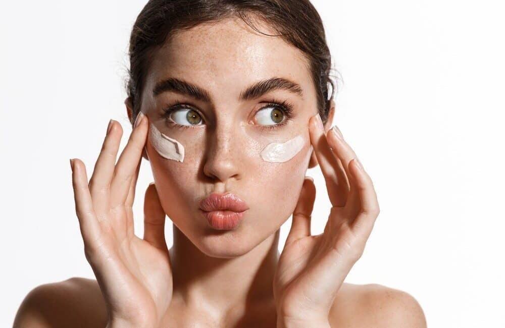 Dermatoloji Uzmanı Uzm. Dr. Işıl Kamberoğlu Turan, güneş ışınlarının cilt