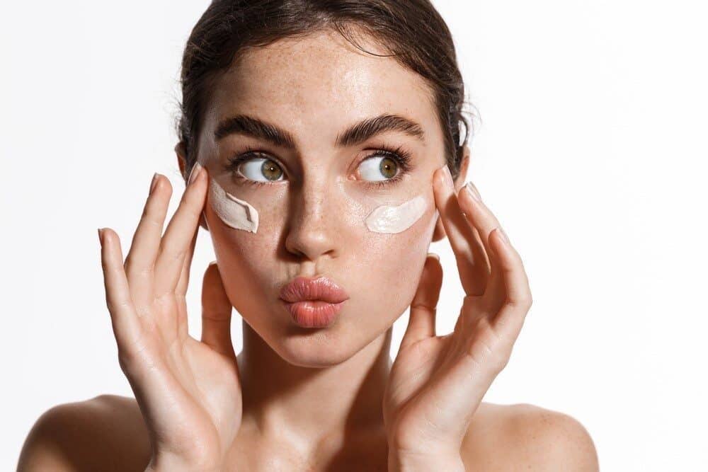 Dermatoloji Uzmanı Uzm. Dr. Işıl Kamberoğlu Turan, güneş ışınlarının cilt