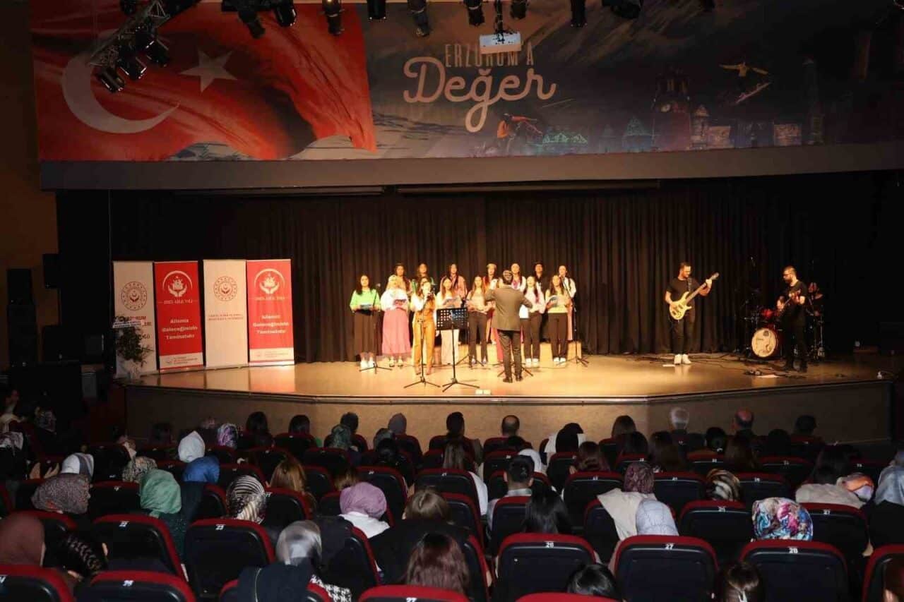 Erzurum'da Aile ve Sosyal Hizmetler İl Müdürlüğü tarafından düzenlenen "80’ler