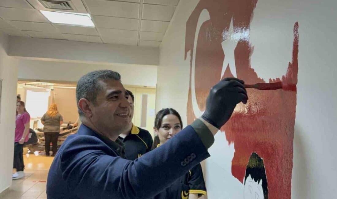 Düzce Üniversitesi Öğrencilerinden Çocuk Hastanesi İçin Renkli Çizgi Film Karakterleri ile Boyama Etkinliği Düzce Üniversitesi öğrencileri, Düzce Atatürk Devlet Hastanesi'nde çocukların hastane korkusunu