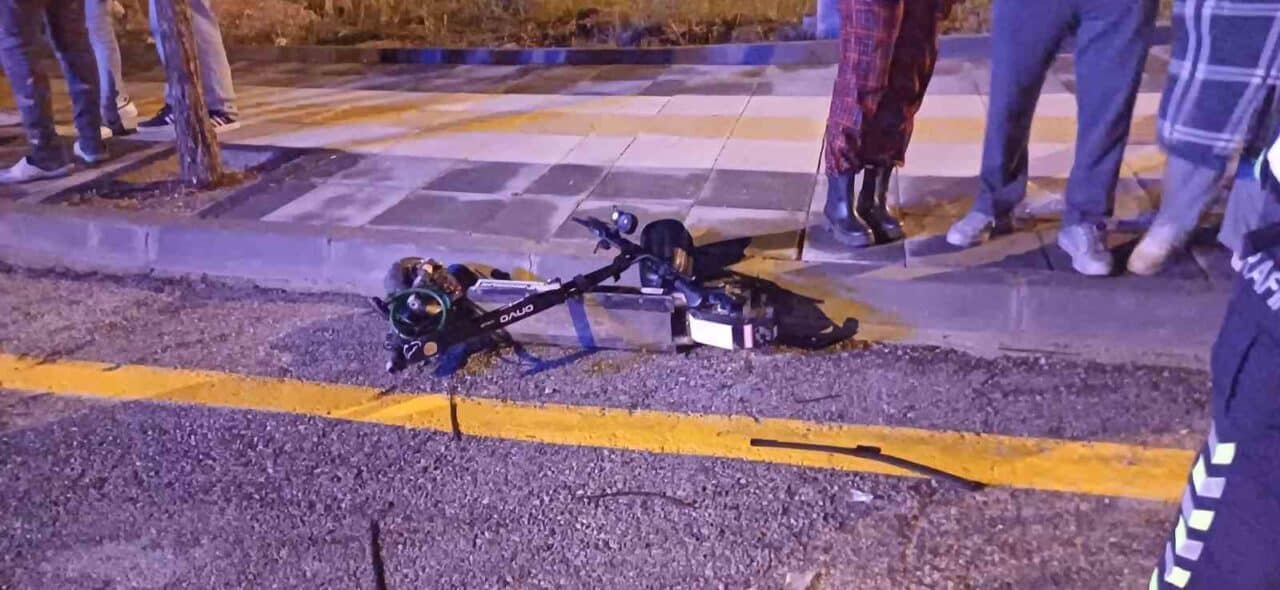 Çorum'da bir otomobil, elektrikli scooter ile çarpıştı. 25 yaşındaki P.T.'nin