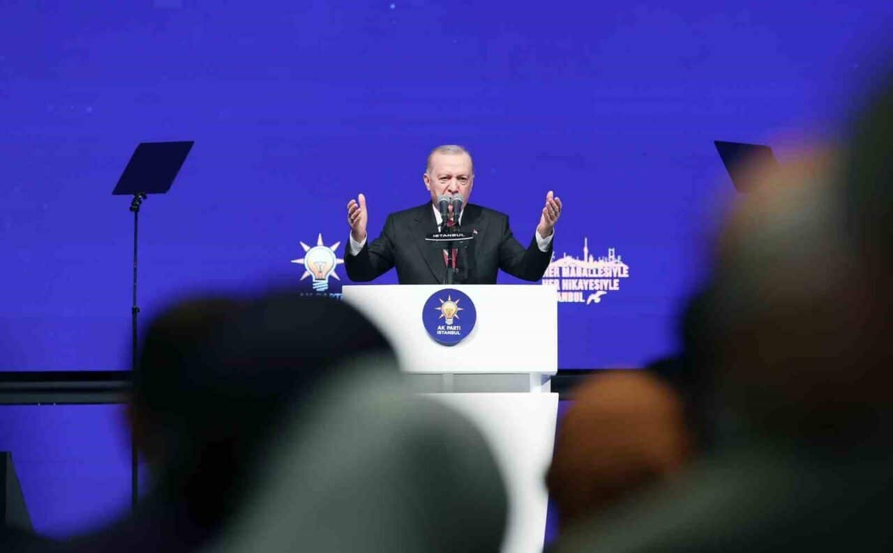 Cumhurbaşkanı Recep Tayyip Erdoğan, İstanbul'da katıldığı programda muhalefeti yolsuzlukla suçladı,
