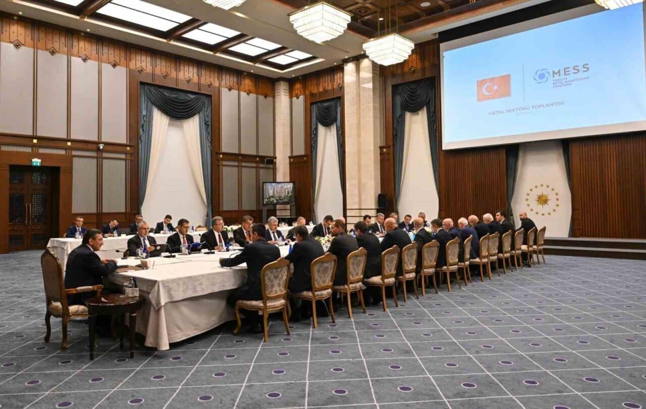 Cumhurbaşkanı Yardımcısı Cevdet Yılmaz, Çalışma ve Sosyal Güvenlik Bakanı Vedat