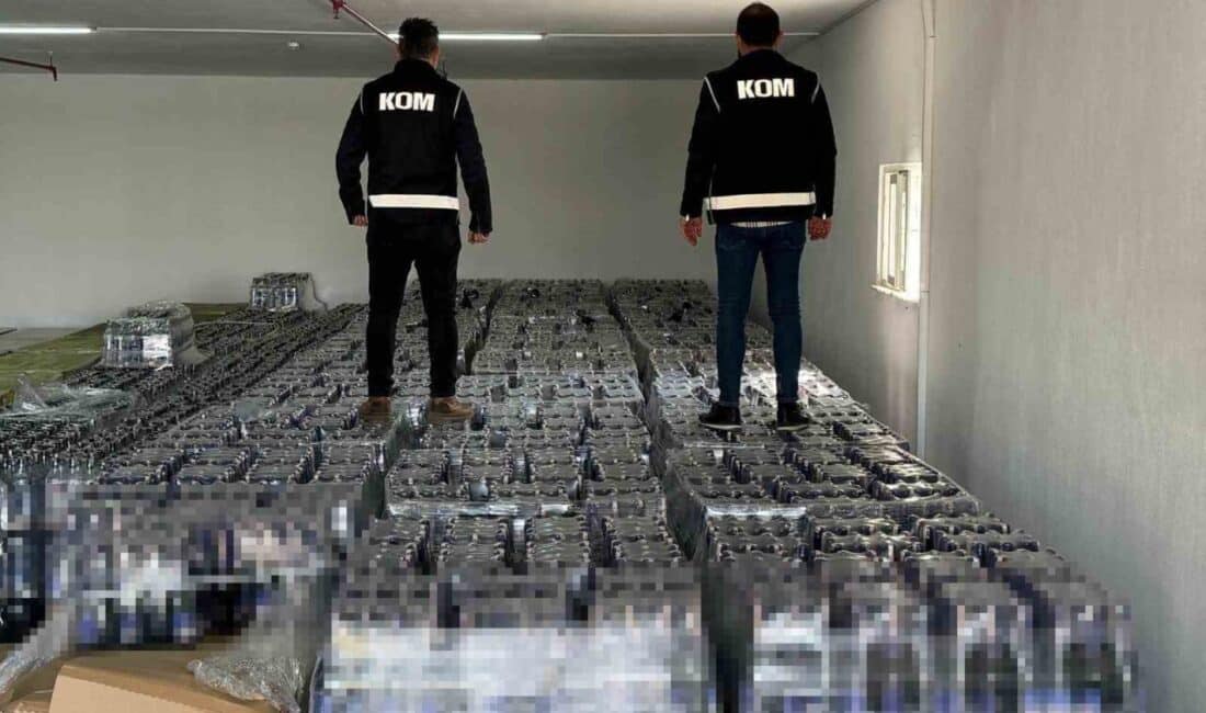 Antalya merkezli geniş çaplı bir kaçakçılık operasyonunda, 3 ilde düzenlenen