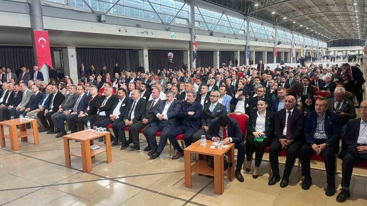 Bursa'da DAĞDER, 21. Dönem Olağan Genel Kurulu'nda başkanlık için 8