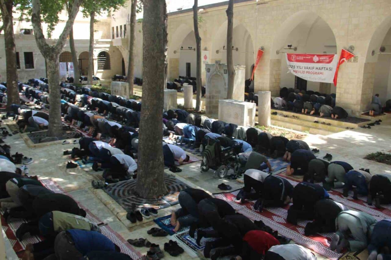 Şanlıurfa'da, deprem ve sel felaketinde hasar gören 523 yıllık Hasan