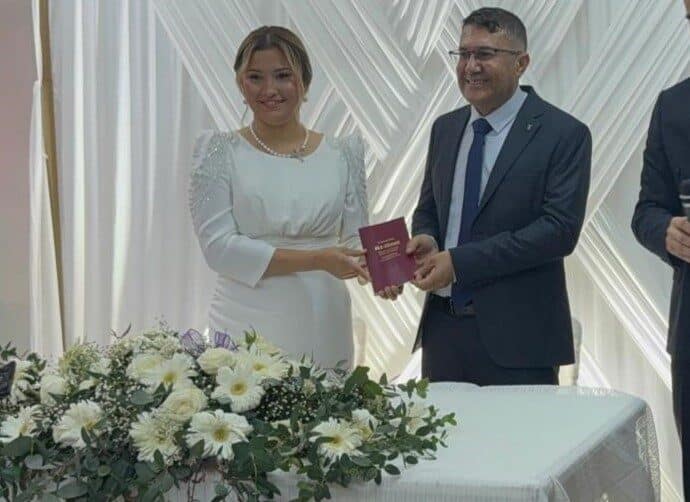 Kahramanmaraş merkezli depremlerde ailelerini kaybeden Gaziantepli öğretmen Mehmet Aydın ve