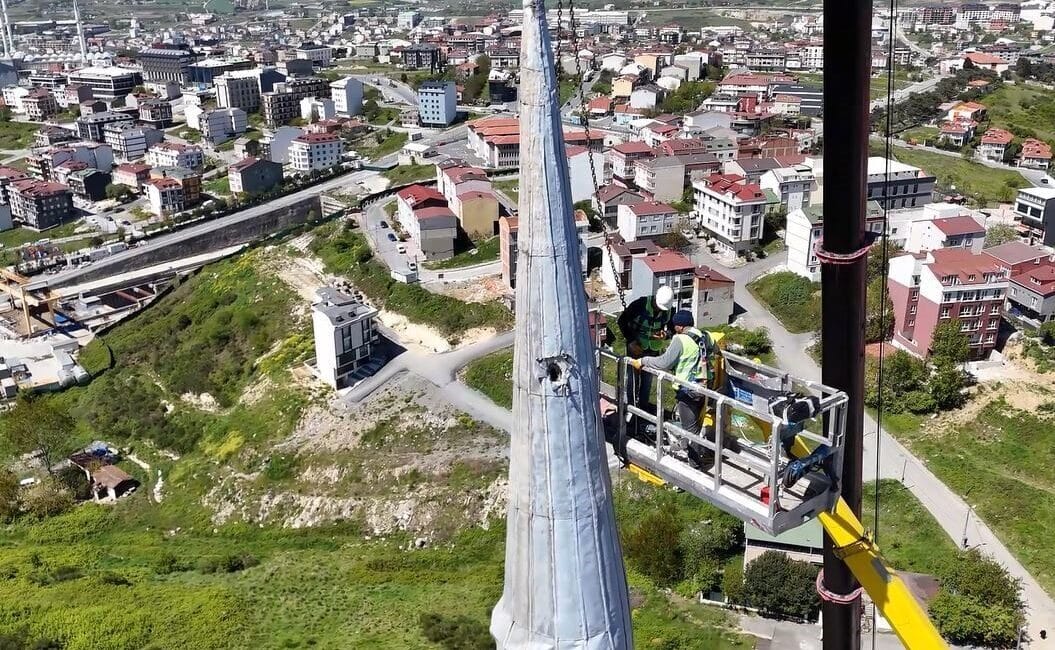 Arnavutköy Belediyesi, 23 Nisan'daki 6,2 büyüklüğündeki depremin ardından, mustafa Kemal