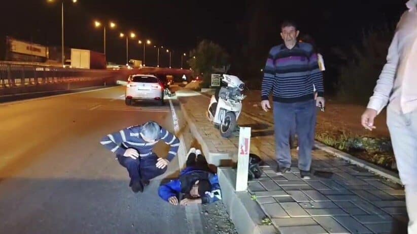 Manavgat’ta Motosikletin Devrilmesi Sonucu Sürücü Yaralandı Antalya'nın Manavgat ilçesinde B.B. yönetimindeki motosiklet, kaldırım taşına çarpıp devrildi.