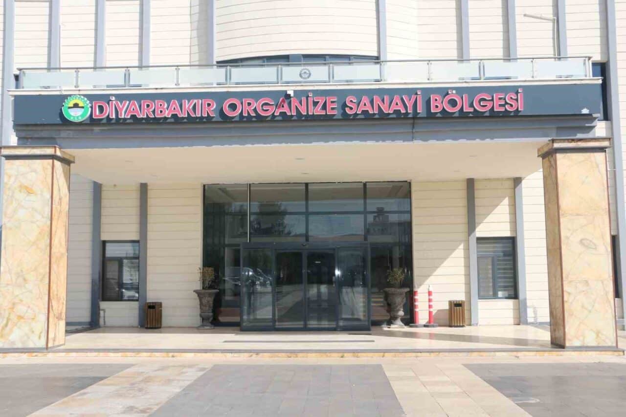 Diyarbakır Organize Sanayi Bölgesi Başkanı Mustafa Fidan, PKK'nın silah bırakma