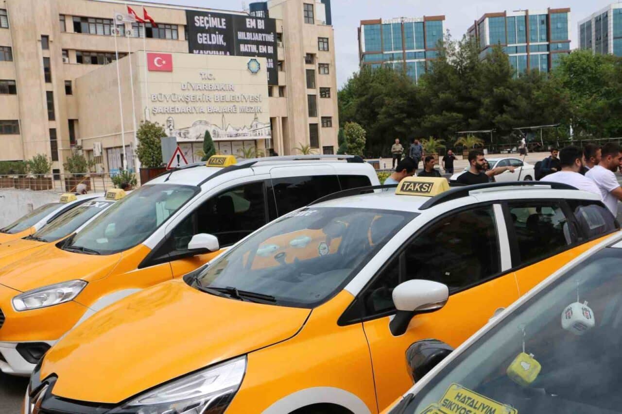 Diyarbakır'da taksiciler, taksimetre ücretlerinde yüzde 30 ila 35 artış talep