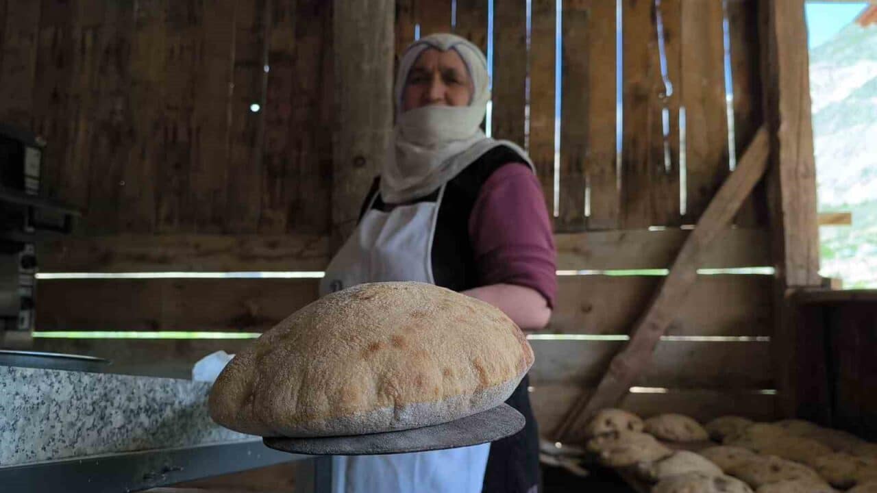 Erzurum’un Uzundere ilçesindeki Çağlayan Mahallesi’nde yaşayan Ömer Özgelen, katkısız ve