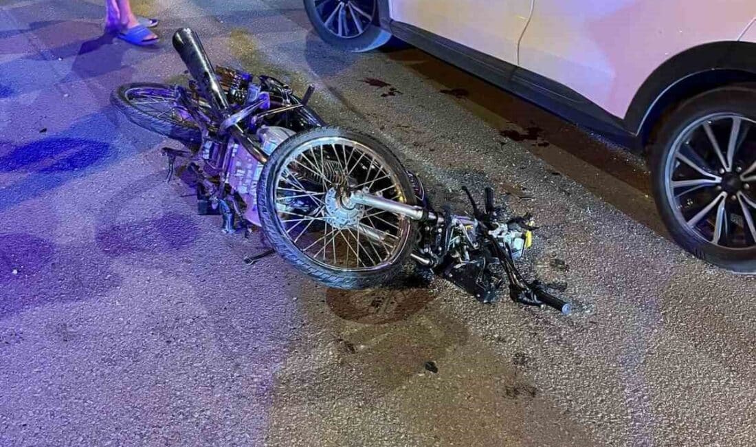 Hatay'ın Dörtyol ilçesinde bir motosiklet ile otomobilin çarpışması sonucu B.U.