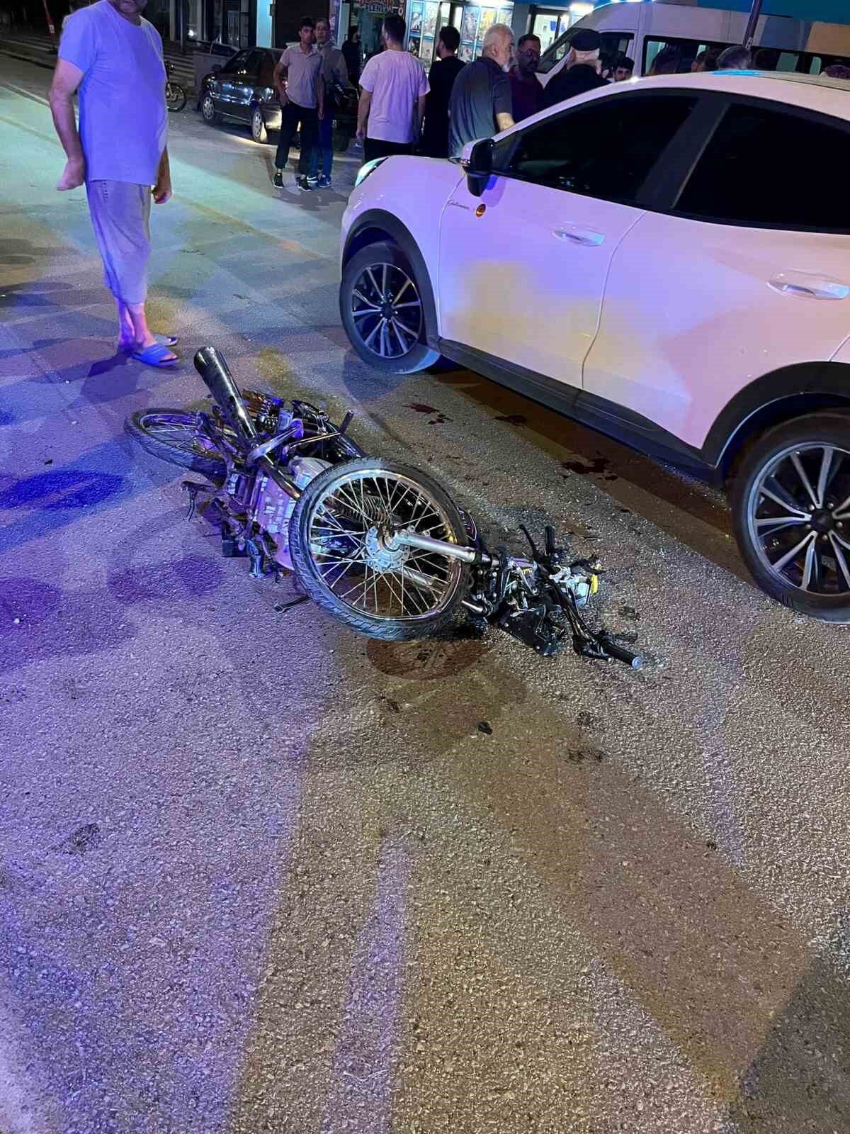 Hatay'ın Dörtyol ilçesinde bir motosiklet ile otomobilin çarpışması sonucu B.U.