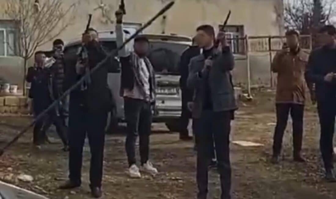 Şanlıurfa’da Düğünde Havaya Ateş Açan 5 Şahıs Gözaltına Alındı Şanlıurfa'da bir düğünde havaya ateş açan 5 kişi jandarma tarafından